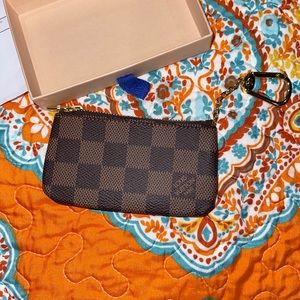 Louis Vuitton Key Pouch FIRM 375